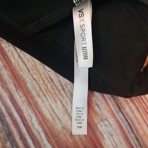 VICTORIA'S Sport front zip sports bra - Picture 8 of 9